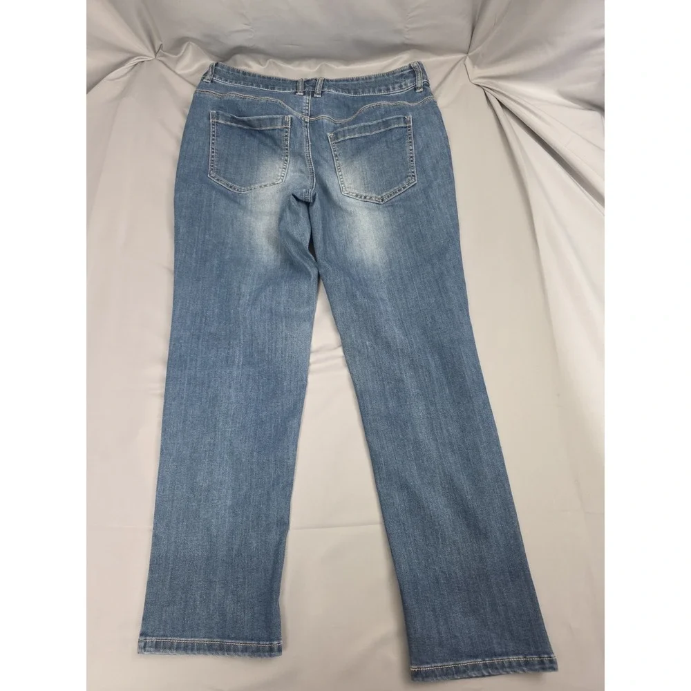 Chico's Platinum Denim Capri Jeans Size Measure: 33x24 Embelished Cuffed Cropped